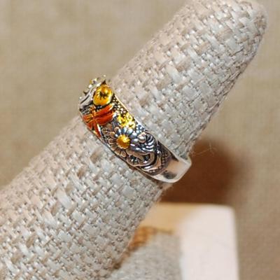 Size 7½ Colorful "Sunflowers & Dragonflies" Ring on a Silver Tone Band (3.8g)