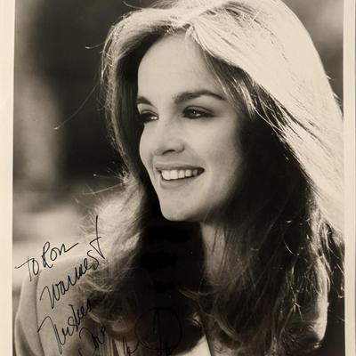 Pamela Sue Martin signed photo