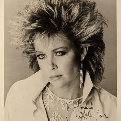 Lisa Hart signed photo