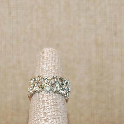 Size 7 Lots of Blue Stones Party Style Ring on a Hollowed Silver Tone Band (7.7g)