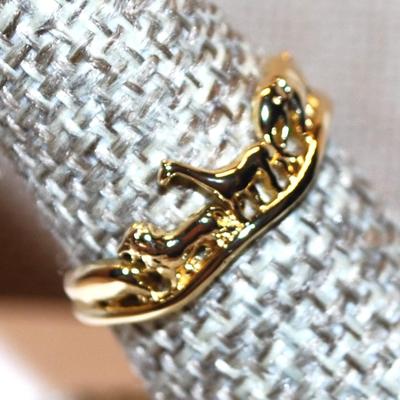Size 7¼ "Noah's Ark" Style Animal Ring on an All Gold Tone Band (1.6g)