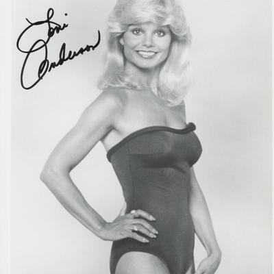 Loni Anderson signed photo