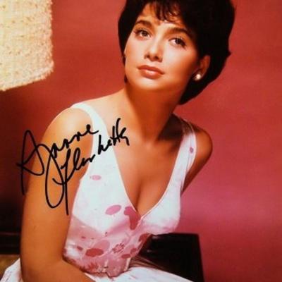 Suzanne Pleshette signed portrait photo