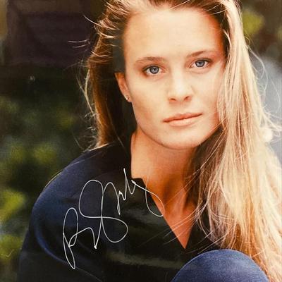 Robin Wright signed photo