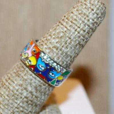 Size 8 Very Colorful ½ Infinity Enamel Ring on a Silver Tone Band (6.7g)