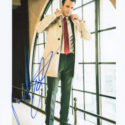Veep signed photo