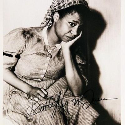 Butterfly McQueen signed portrait photo