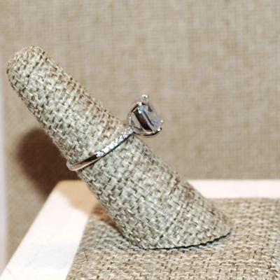Size 6¼ Marked .925 Square Cushion Cut Clear Stone Ring with Tiny Side Stones Accents on a Silver Band (3.0g)