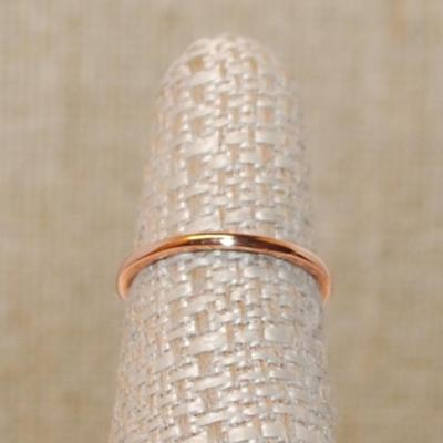 Size 6 Marked .925 Delicate RED Rectangle Stone ROSE GOLD Ring with 2 Round Clear Stone Sides on a Silver Filled Band (1.1g)