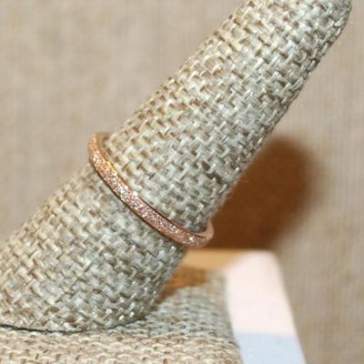 Size 8¼ Delicate Pink Ground Stone Infinity Style Ring on a Rose Gold Band (1.3g)