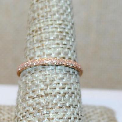 Size 8¼ Delicate Pink Ground Stone Infinity Style Ring on a Rose Gold Band (1.3g)