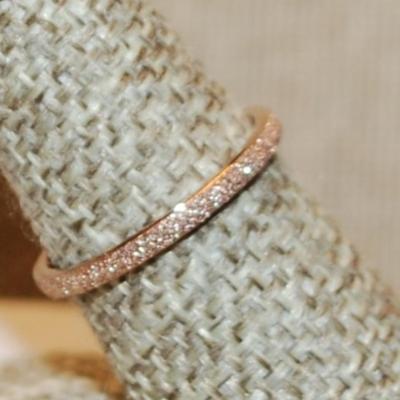 Size 8¼ Delicate Pink Ground Stone Infinity Style Ring on a Rose Gold Band (1.3g)