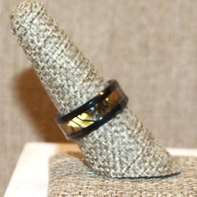 Size 8 Gold Design Center Inlay Enamel Infinity Ring on an All Black Band (4.6g)