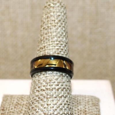 Size 8 Gold Design Center Inlay Enamel Infinity Ring on an All Black Band (4.6g)