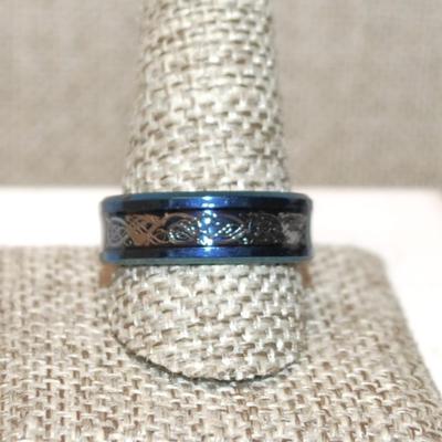 Size 11½ Silver Color Graphic Design Infinity Ring on a Blue Band (5.3g)