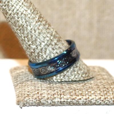 Size 11½ Silver Color Graphic Design Infinity Ring on a Blue Band (5.3g)
