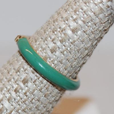 Size 6 FOREST GREEN Enamel Band Ring with Gold-Circled Solitaire Clear Stone (2.0)