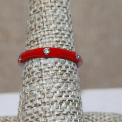 Size 9 Marked .925 RED Enamel Ring with 6 Rhinestones Around the Band (2.3g)