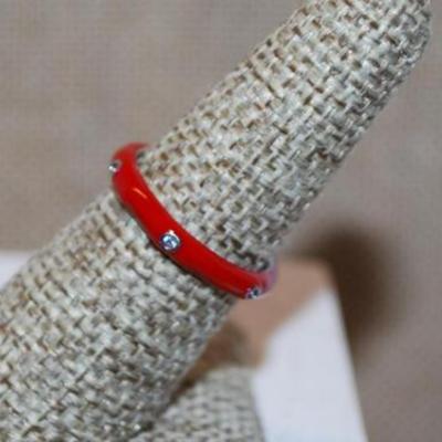 Size 9 Marked .925 RED Enamel Ring with 6 Rhinestones Around the Band (2.3g)