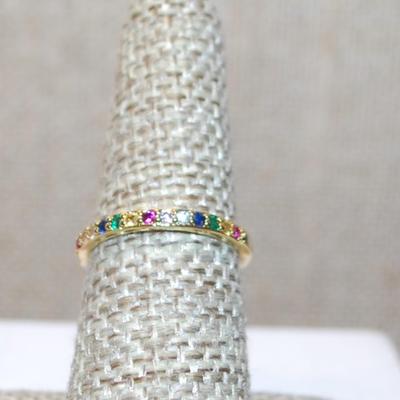 Size 7 Classic Multi-Color Red, Blue, Amber, Pink, Green & Clear Stones Ring on a Gold Tone Band (1.3g)