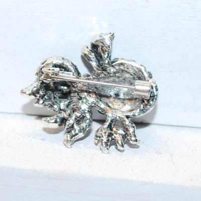 Light & Dark Blue Stones Goldfish BROOCH (1¼" x 1¼") on a Silver Tone Setting