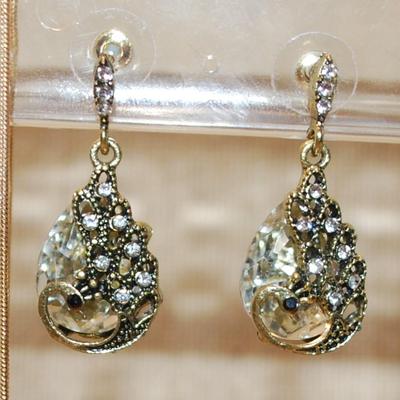 Black & Gold Teardrop Necklace PENDANT (1¼" x ¾") & Stud Earrings (1¼" x ½") SET with Chain 17" L