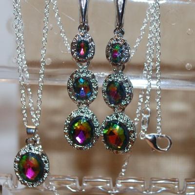 Iridescent JEWELRY SET Includes Earrings (2¼" x ¾") with English Lock & PENDANT ( ¾" x½" ) on a Silver Tone...
