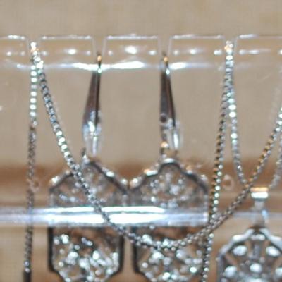 Purple/Silver JEWELRY SET Includes Earrings (1½" x ¾") with Wire Hook & PENDANT (1½" x ¾") on a Silver Tone...