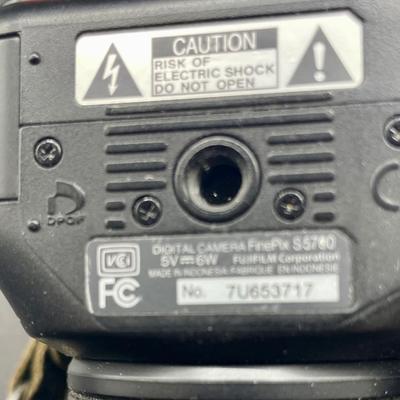Fuji Film S5700 Digital Camera