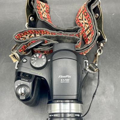 Fuji Film S5700 Digital Camera
