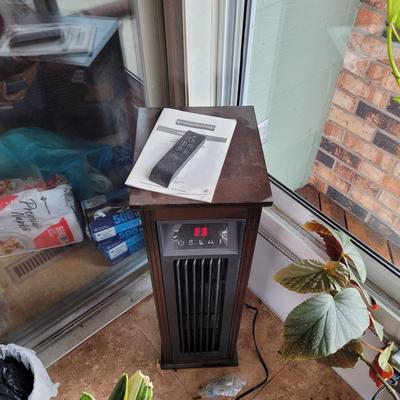 Quartz infrared tower heater with remote