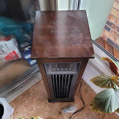 Quartz infrared tower heater with remote
