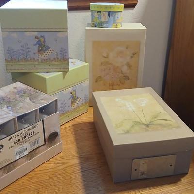 Heavy duty gift / storage boxes with brand new 4 pack Albums