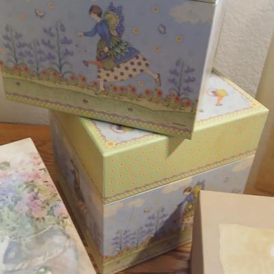 Heavy duty gift / storage boxes with brand new 4 pack Albums