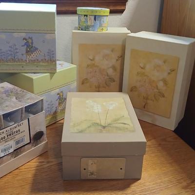 Heavy duty gift / storage boxes with brand new 4 pack Albums