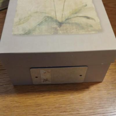 Heavy duty gift / storage boxes with brand new 4 pack Albums