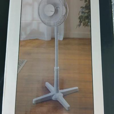 Holmes Oscillating 12" stand fan - with 3 speed settings