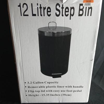 Brand new 12 litre step bin trash can with Christopher Lowell Collection desk pad