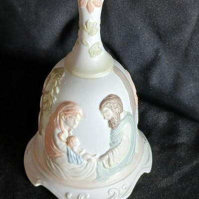 The Christopher collection LEFTON music box bell with nativity RR Marked musical Snow globe and a picture frame