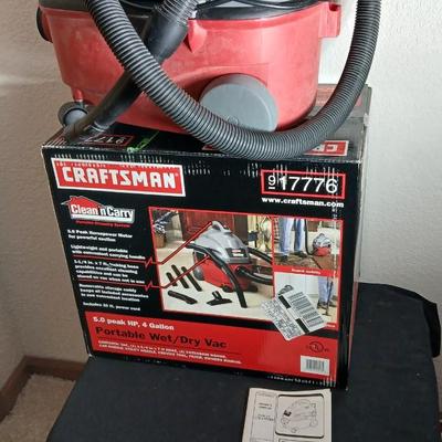 Lightly used Craftsman 4 gallon portable wet/dry Vac with attachments