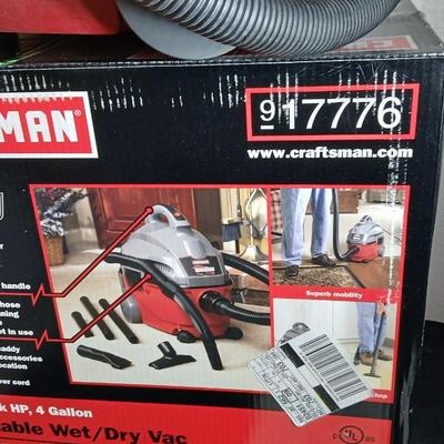 Lightly used Craftsman 4 gallon portable wet/dry Vac with attachments