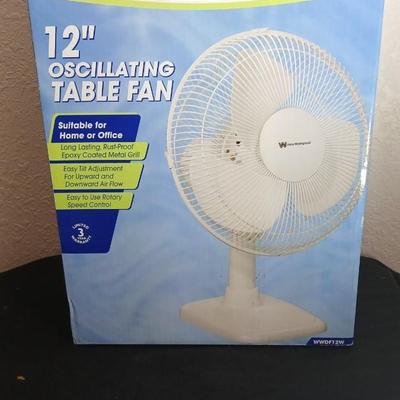 White Westinghouse 12" Oscillating table fan