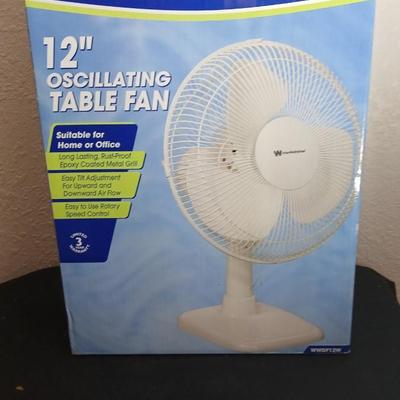 White Westinghouse 12" Oscillating table fan