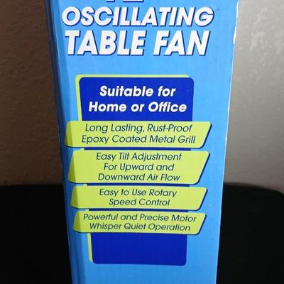 White Westinghouse 12" Oscillating table fan