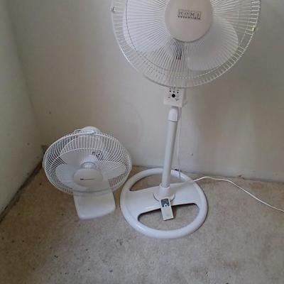 Remote controlled oscillating Home Essentials stand fan with oscillating White-westinghouse desktop fan