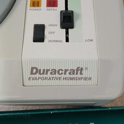 Duracraft Corp. Evaporative Humidifier with two new filters