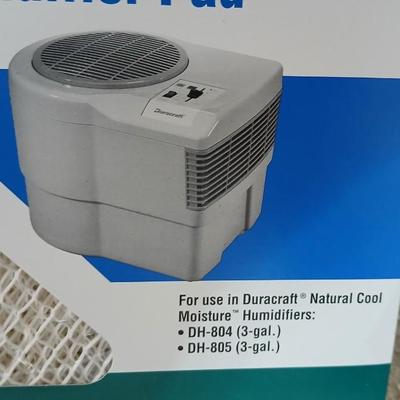 Duracraft Corp. Evaporative Humidifier with two new filters