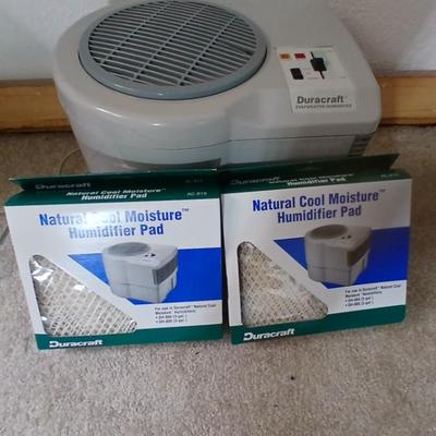 Duracraft Corp. Evaporative Humidifier with two new filters
