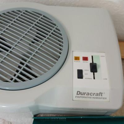 Duracraft Corp. Evaporative Humidifier with two new filters