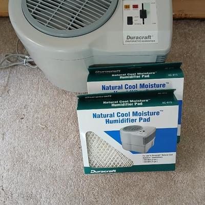 Duracraft Corp. Evaporative Humidifier with two new filters